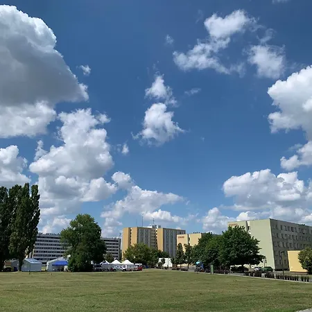 Akademik Feniks * Warsaw